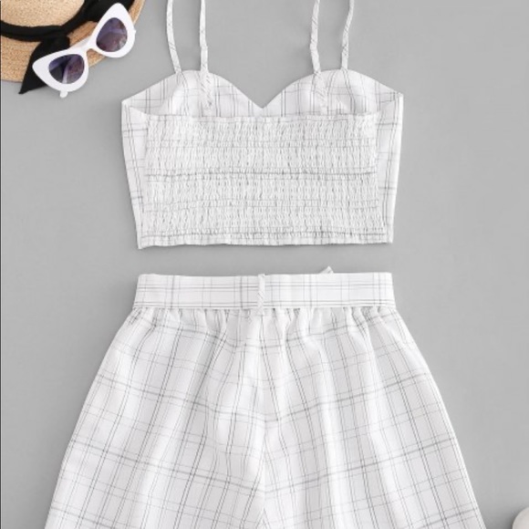 Plaid shorts set with belt! - Picture 2 of 2